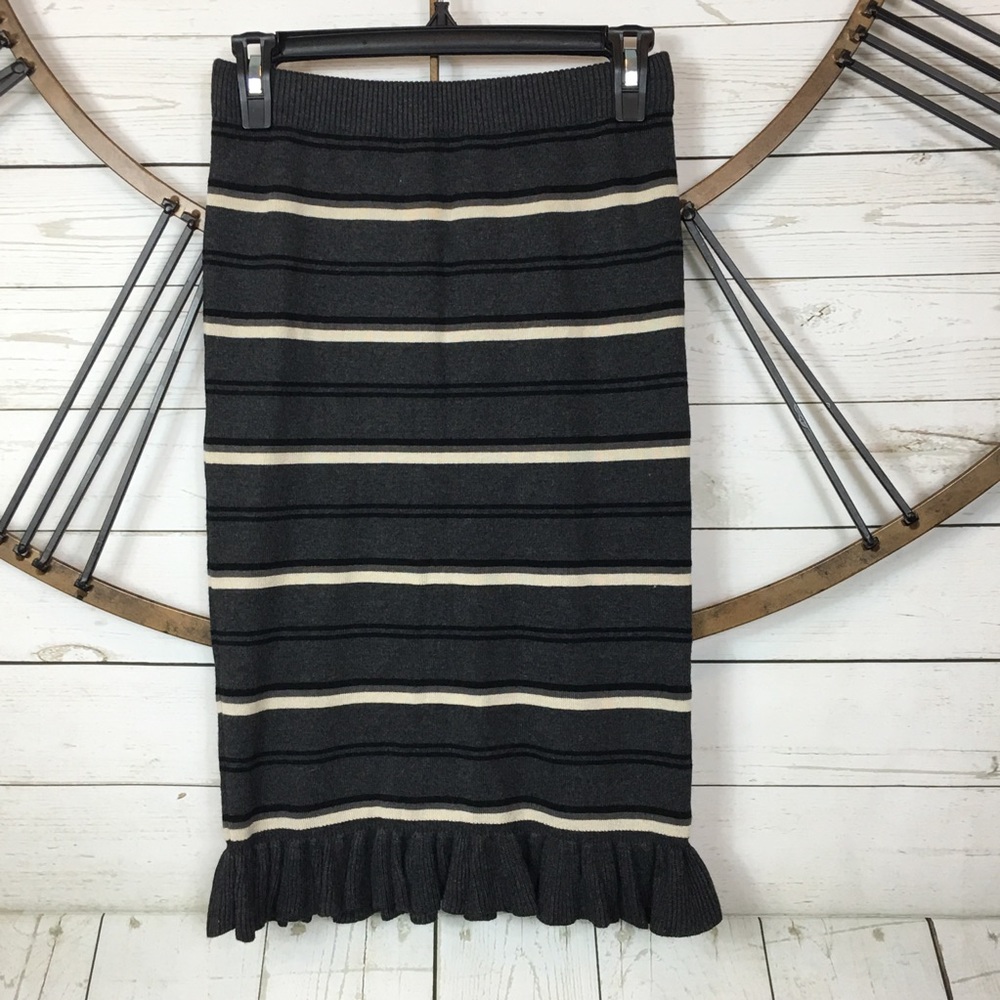 MAX STUDIO Skirt XS Sweater Skirt Pencil Knit